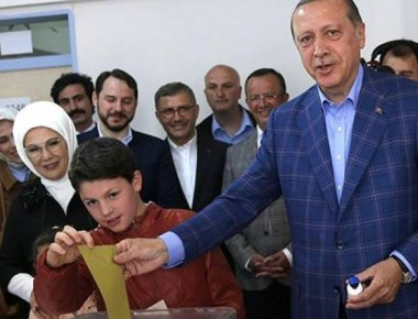 Τουρκία: Αποκρούει τις κατηγορίες για νοθεία ο επικεφαλής του Ανώτατου Εκλογικού Συμβουλίου